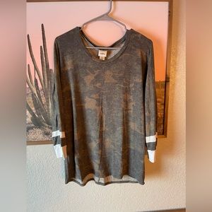 Camo baseball tee